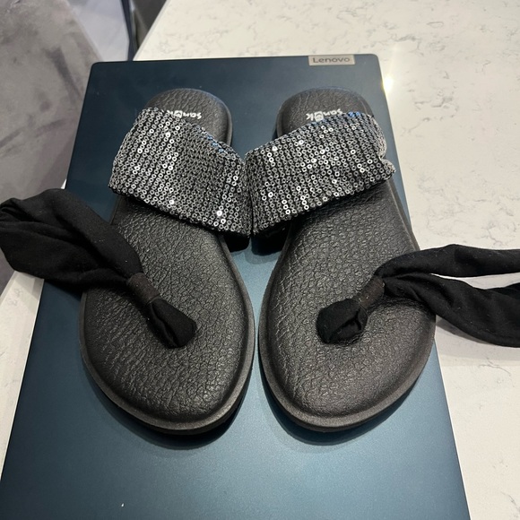 Sanuk Sling - Black Sequin Slides - Picture 4 of 10